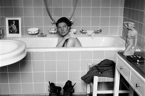 The Naked Woman Who Soaked In Hitler’s Bathtub